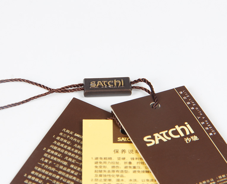 在服裝的紙牌定做過(guò)程中1個(gè)個(gè)環(huán)保新秀為何頻頻受挫？