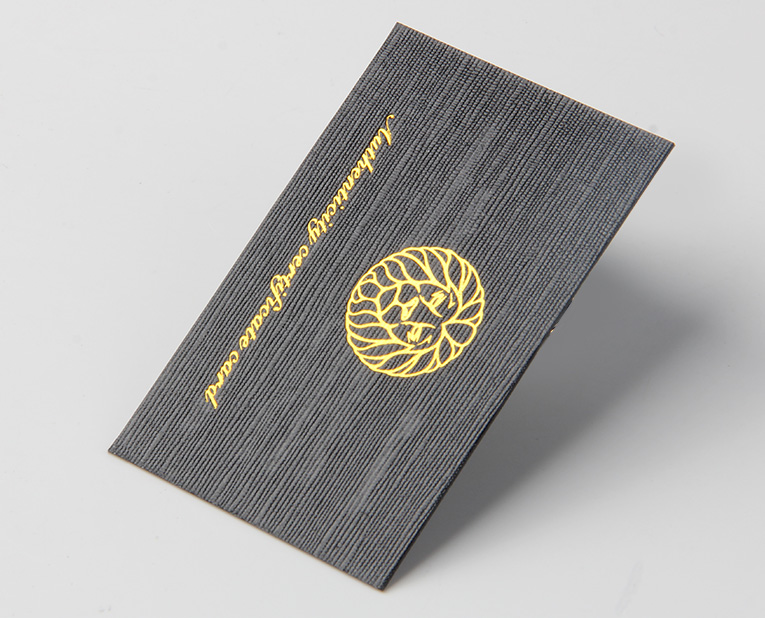 關(guān)于燙金的腦洞，被皮具吊牌廠家的譚師傅畫上句號(hào)