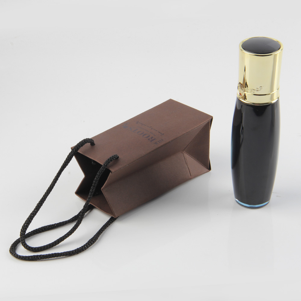 充電器的產(chǎn)品這么小紙袋是不是也該做這么小呢？